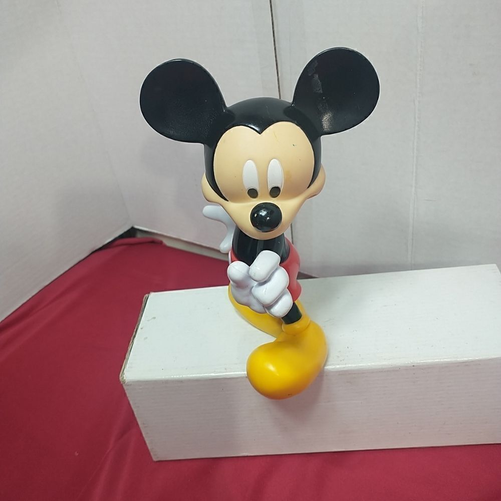 Vtg Walt Disney Attraction Mickey Mouse Hard Plastic Figure . Condition is Used. - Picture 3 of 10